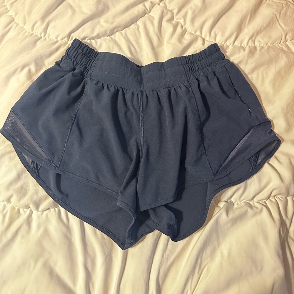 Lululemon Hotty Hot low rise lined shorts 2.5” - navy blue - size 6